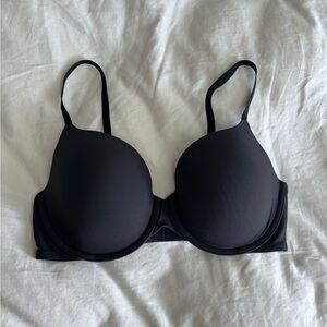 Skims t shirt bra